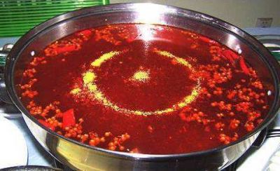 重慶火鍋底料加工廠(chǎng)，這樣吃火鍋，大寫(xiě)的“瘦”
