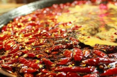 火鍋底料廠(chǎng)家告訴你避免吃火鍋上火