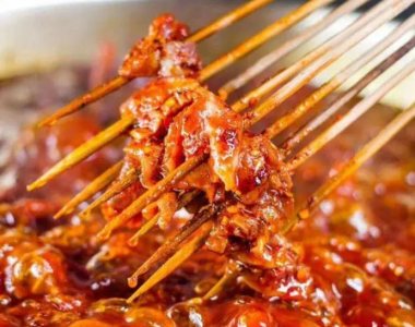 揭秘串串香店：專(zhuān)用底料工藝究竟有多復雜？