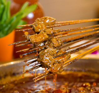 如何挑選優(yōu)質(zhì)的串串香底料批發(fā)廠(chǎng)家，確保美味與品質(zhì)雙贏(yíng)？