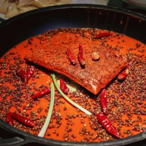 找源頭廠(chǎng)家買(mǎi)火鍋底料，明智之舉何在？